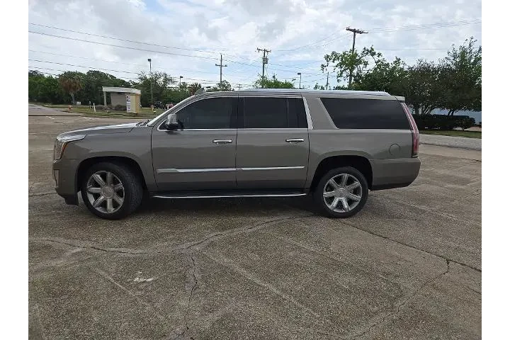 $26983 : Cadillac Escalade ESV 2019 L image 2