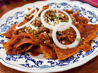 Chilaquiles rojos preparados en una air fryer