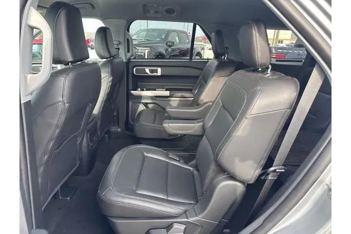 $32999 : Ford Explorer 2023 AWD XLT 4 image 10