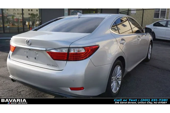 $13995 : 2015 ES 350 4dr Sdn image 6