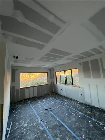 Taper drywall, patching image 7