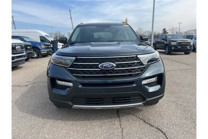 $35475 : Ford Explorer 2024 AWD XLT 4 image 2