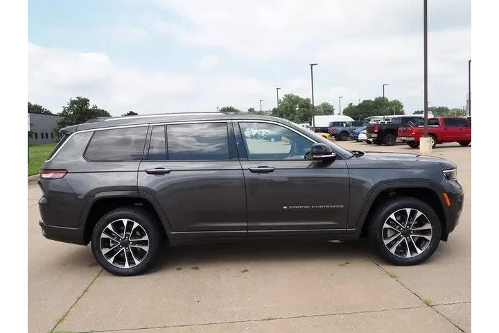 $35885 : Jeep Grand Cherokee L 2023 4 image 4