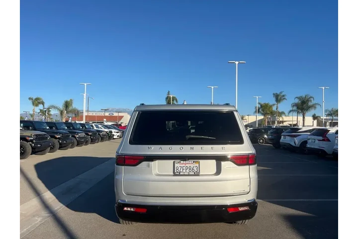 $38998 : Jeep Wagoneer 2022 4x2 Serie image 7