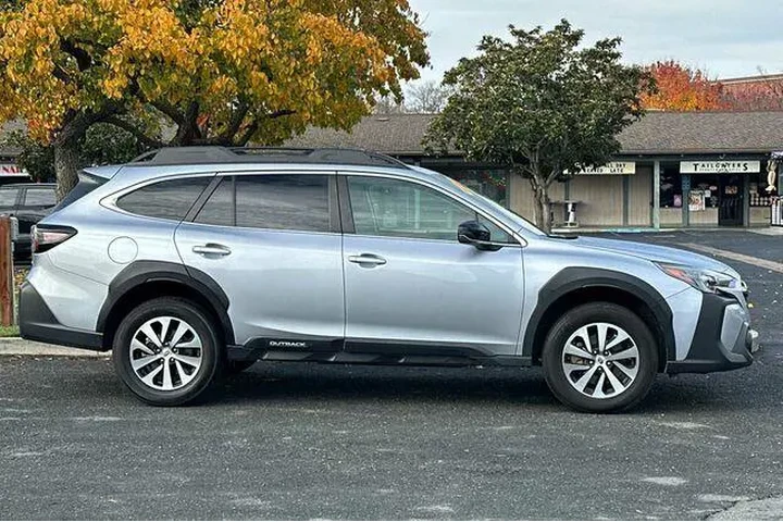 $22939 : Subaru Outback 2024 AWD Prem image 7