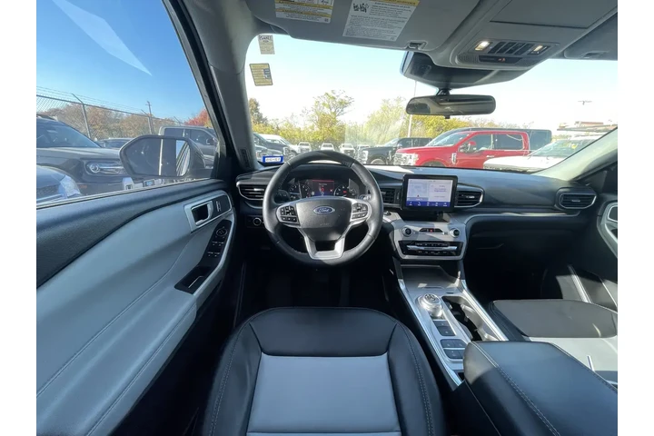 $27759 : Ford Explorer 2023 XLT 4dr S image 6