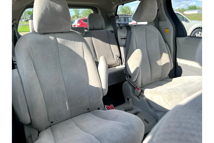$7999 : 2013 Sienna LE FWD 8-Passenge image 10