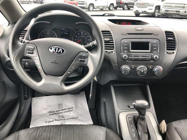 $9500 : PRE-OWNED 2016 KIA FORTE LX image 10