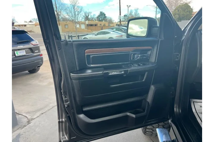 2018 RAM 2500 Laramie Crew Ca image 10