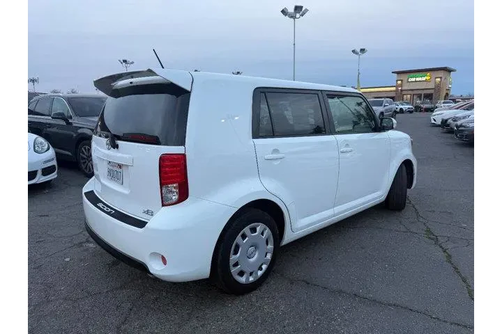 $13889 : Scion xB 2015 4dr Wagon 5M image 7