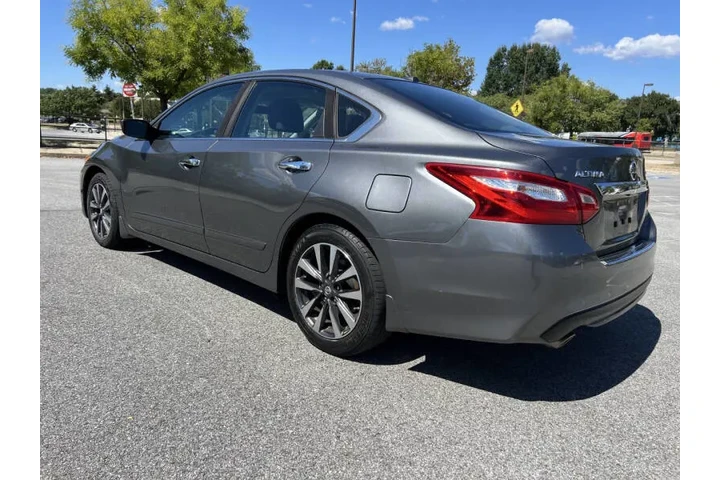 $8500 : 2016 Altima 2.5 SV image 8