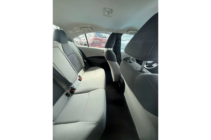 $1500 : Corolla LE image 5