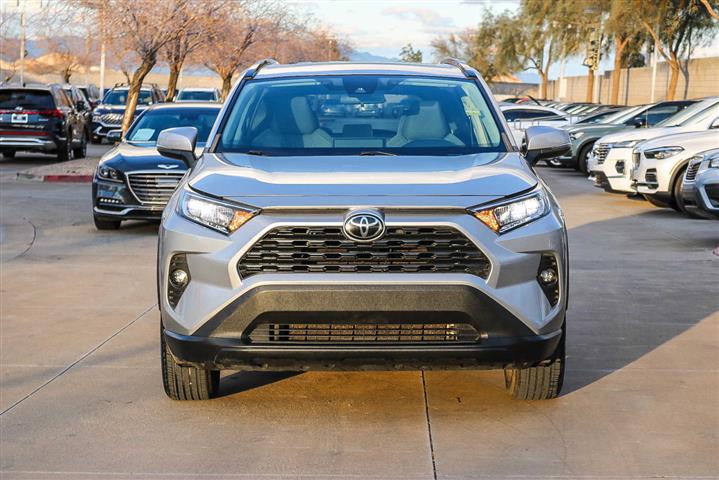 $25100 : Pre-Owned 2021 Toyota RAV4 XLE image 2
