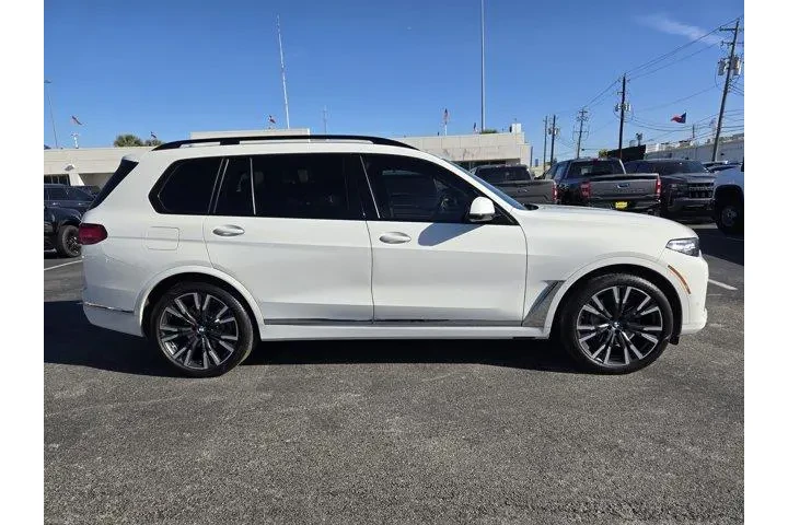 $31991 : BMW X7 2021 AWD xDrive40i 4d image 4