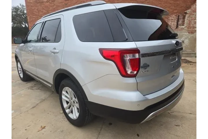 $12750 : Ford Explorer 2016 XLT 4dr S image 5
