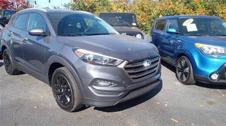 $12500 : 2016 Tucson image 2