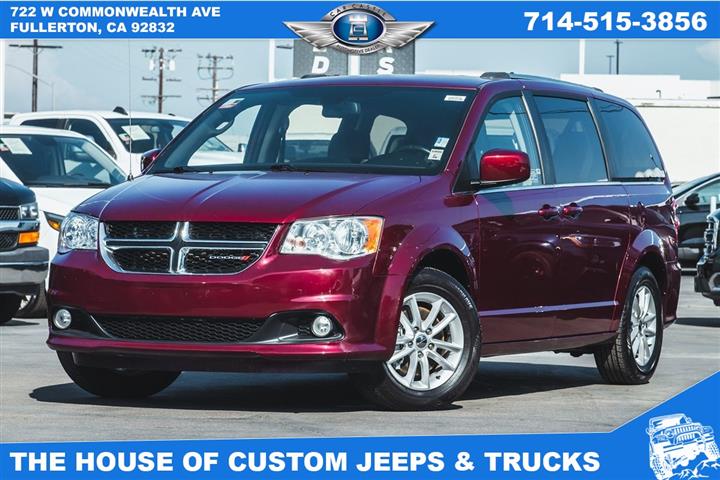 2019 Grand Caravan SXT image 1