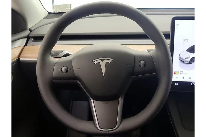 $39998 : Tesla Model Y 2024 Long Rang image 10