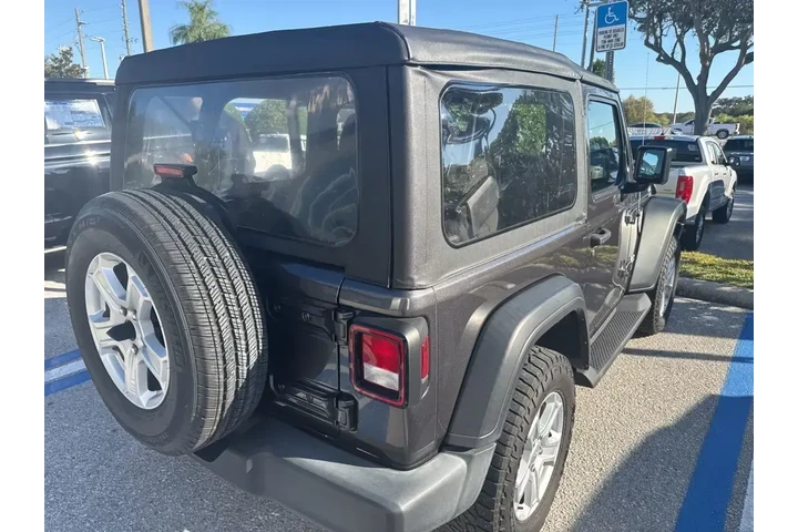 $24115 : Jeep Wrangler 2020 4x4 Sport image 2