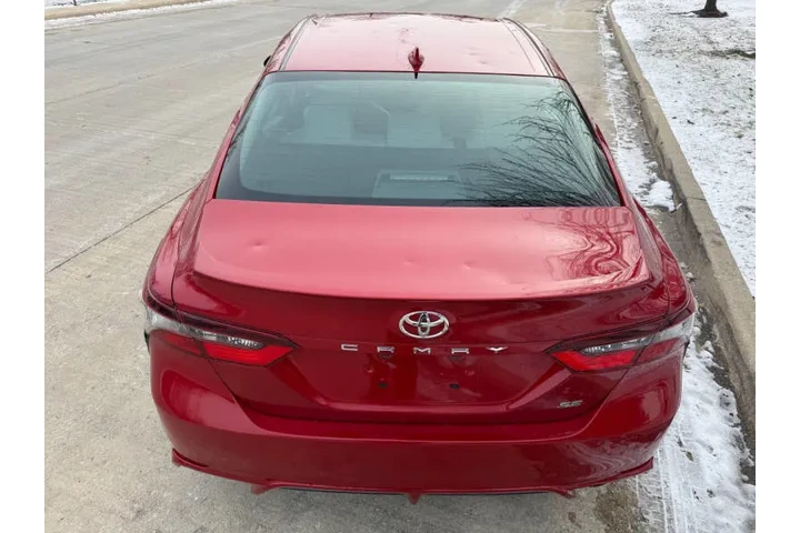$17997 : 2021 Camry SE image 6