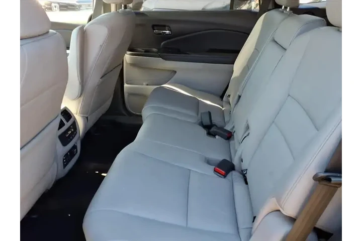 $23981 : Honda Pilot 2017 AWD Touring image 6