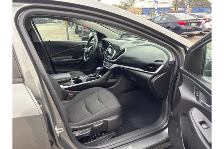 $10999 : 2017 Volt LT image 10
