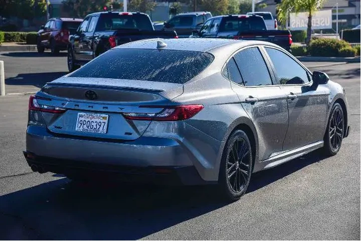 $29995 : Toyota Camry 2025 SE 4dr Sed image 4