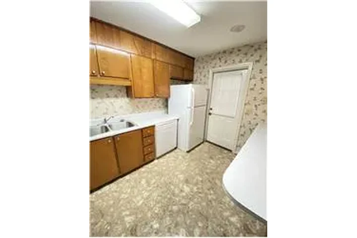 $1600 : Rental property with 2 bedro image 7