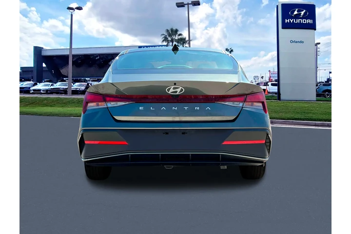 $18823 : Hyundai ELANTRA 2024 SEL 4dr image 6