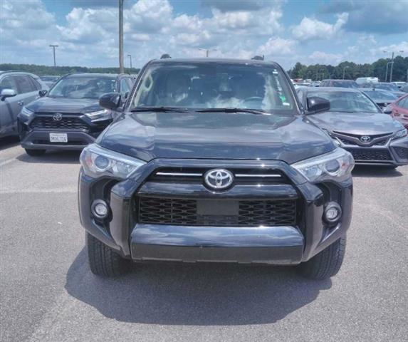 $33490 : PRE-OWNED 2023 TOYOTA 4RUNNER image 3