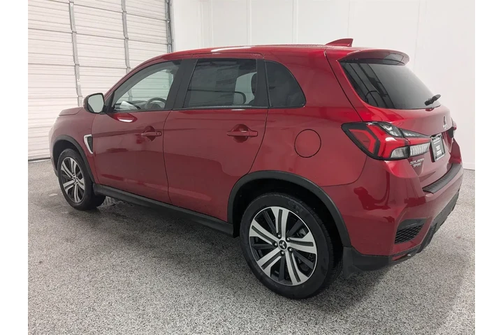 $31695 : Mitsubishi Outlander Sport 2 image 6