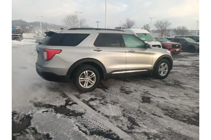 $32000 : Ford Explorer 2023 AWD XLT 4 image 5