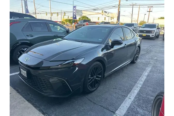 $30998 : Toyota Camry 2025 LE 4dr Sed image 2