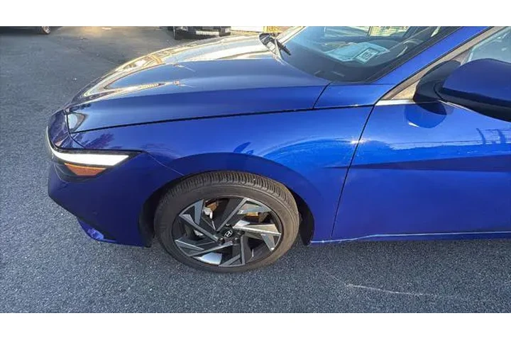 $20300 : Hyundai ELANTRA 2024 SEL 4dr image 9