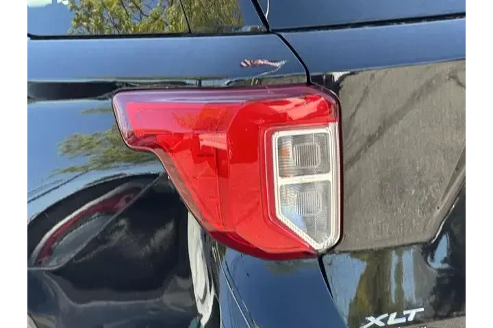 $31555 : Ford Explorer 2023 AWD XLT 4 image 9