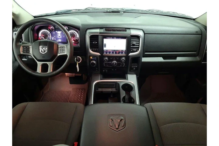 $27998 : Ram 1500 Classic 2023 4x4 SL image 9