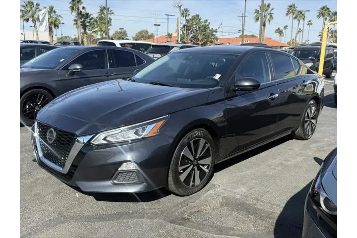 $16999 : Nissan Altima 2022 2.5 SV 4d image 1