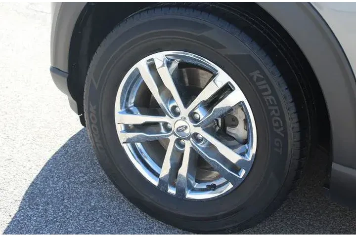 $31998 : Ford Explorer 2022 AWD XLT 4 image 9