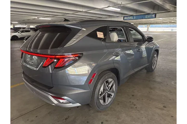 $31995 : Hyundai TUCSON 2026 SEL Prem image 3