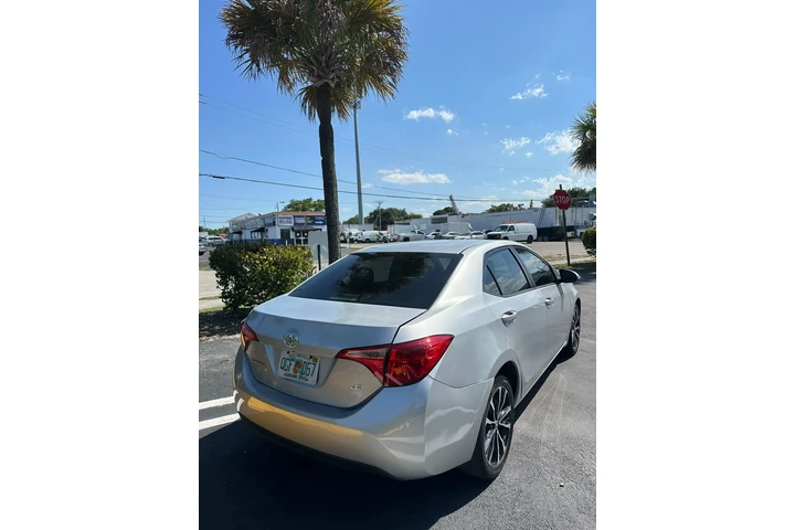 $8900 : Toyota Corolla SE image 3