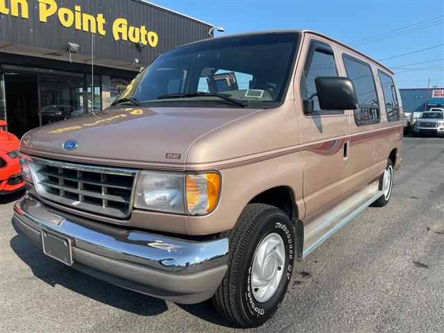 $8900 : 1996 Econoline image 3