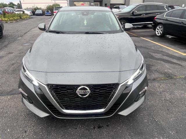 $15995 : 2019 Altima 2.5 SL image 10