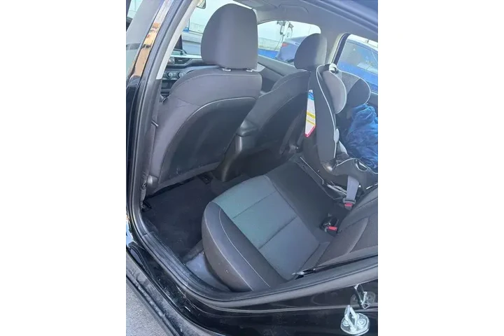 $21988 : Kia Forte 2023 LXS 4dr Sedan image 2