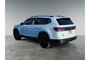 $32500 : Volkswagen Atlas 2024 SE 4dr thumbnail