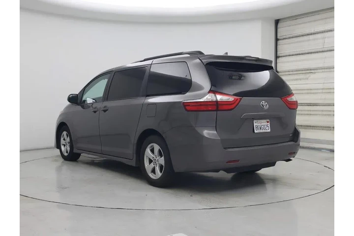 $26998 : Toyota Sienna 2018 LE 7-Pass image 2