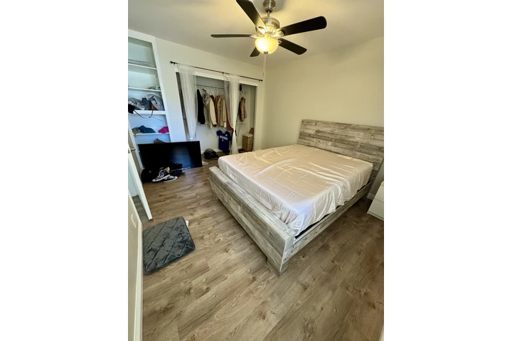 $2000 : 1 rec/ 1 baño Condo Para Renta image 5