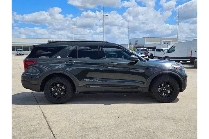 $35695 : Ford Explorer 2023 AWD Timbe image 2