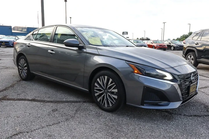 $18788 : 2023 Altima 2.5 SV image 3