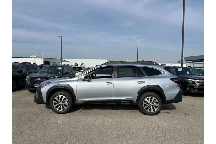 $31994 : Subaru Outback 2025 AWD Prem image 2
