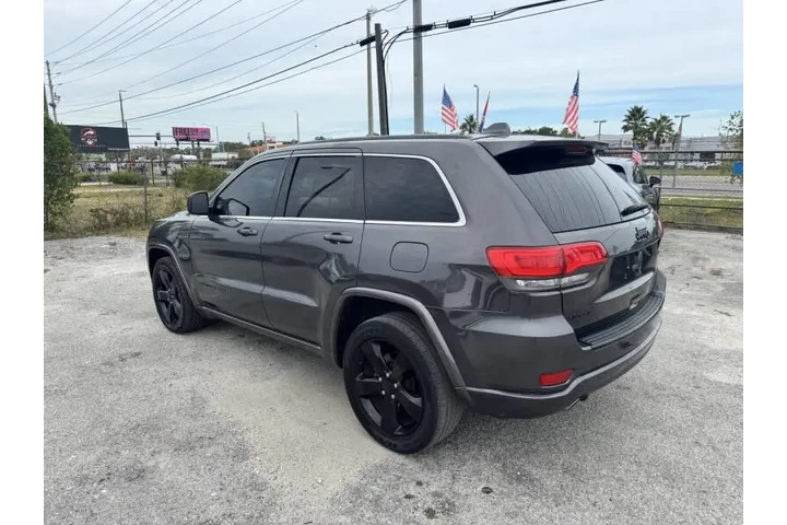 $10997 : 2014 Grand Cherokee Laredo image 10
